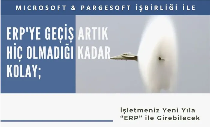 Ses hızını aşan bir savaş uçağının etrafında oluşan beyaz buhar halkası