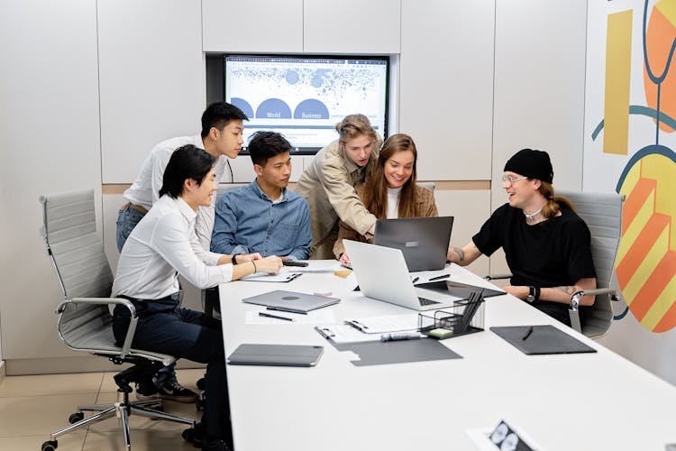 Dynamics 365 CRM ve Satış Analitikleri: Hangi Metrikler Önemlidir